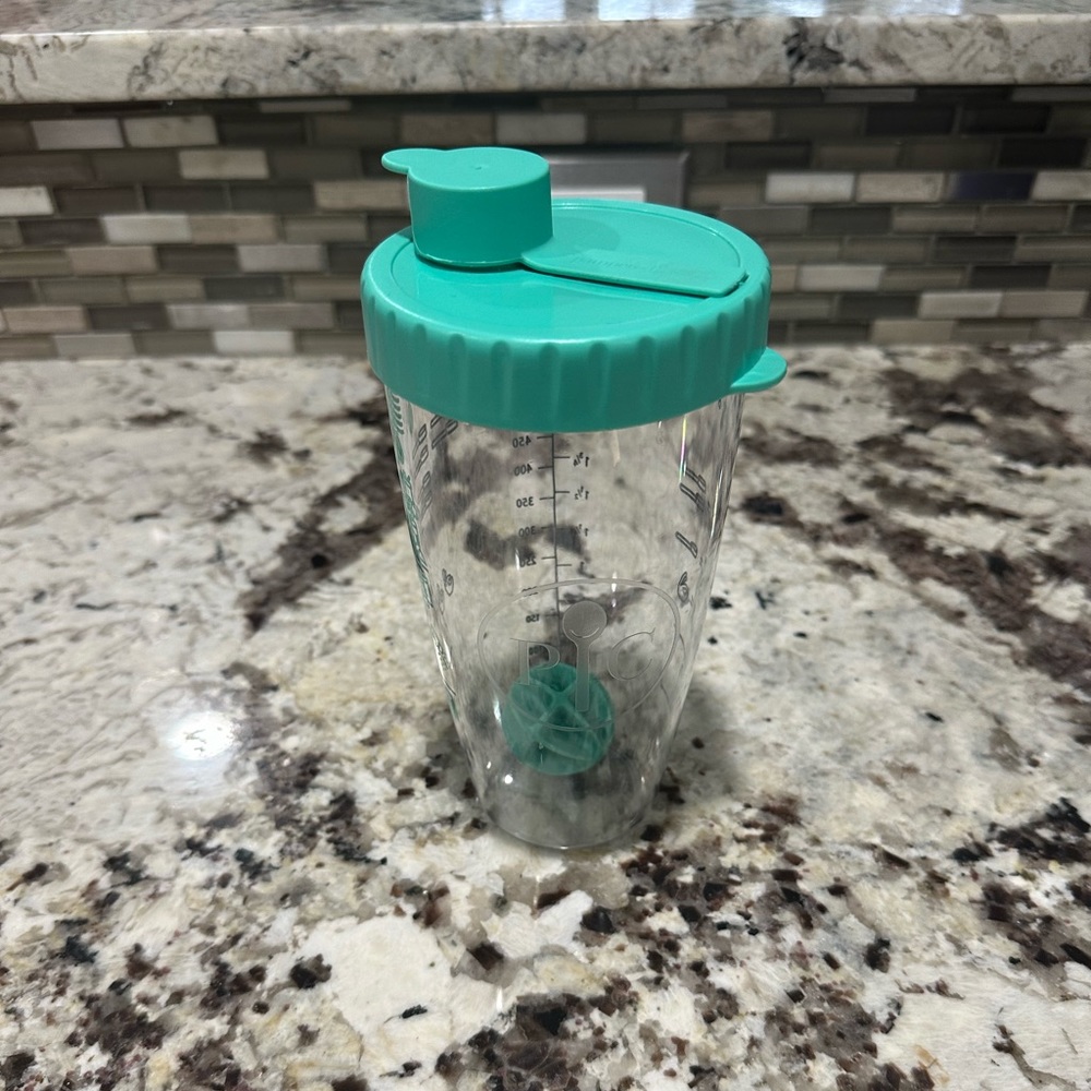 Pampered Chef pancake shaker